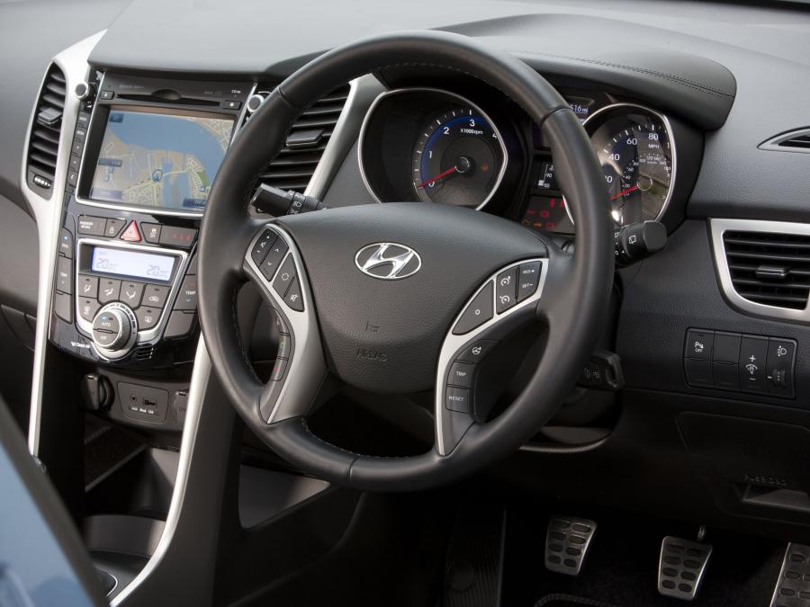  Hyundai i30 3-Door 2013 года  (UK) (фото 7 из 16)